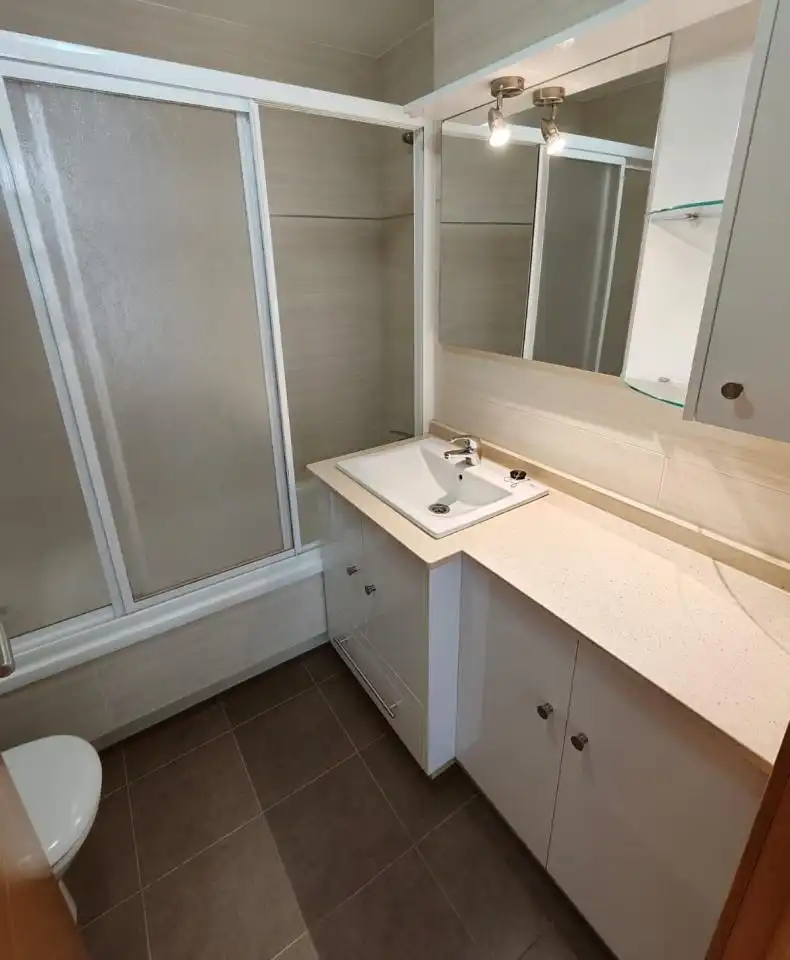 Baño de Apartamento de alquiler en Ames con Calefacción, Trastero y Amueblado