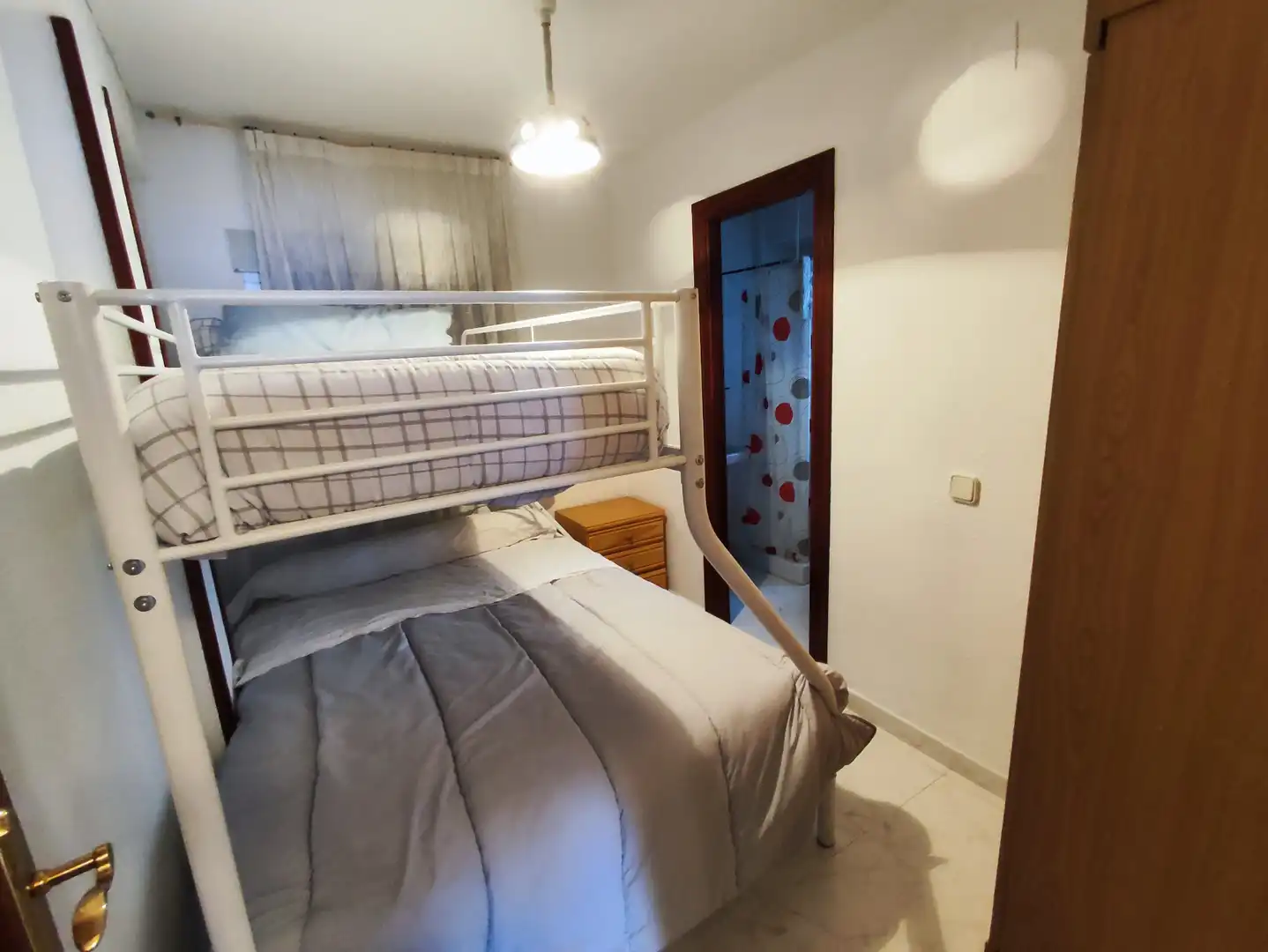 Habitación de Piso de alquiler en Benidorm con Amueblado y Lavadora