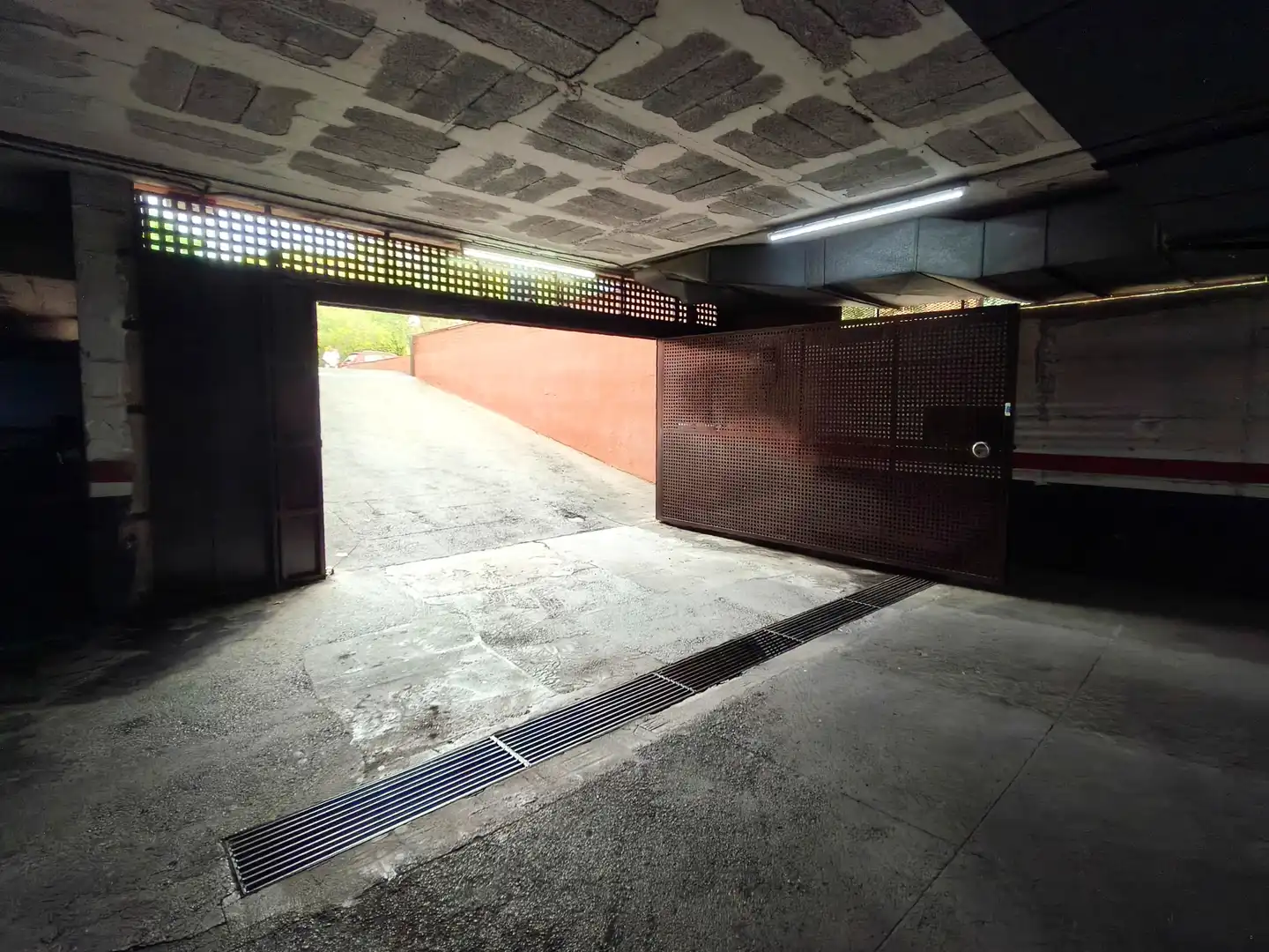 Parkplatz von Garage zur Miete in Sant Martí