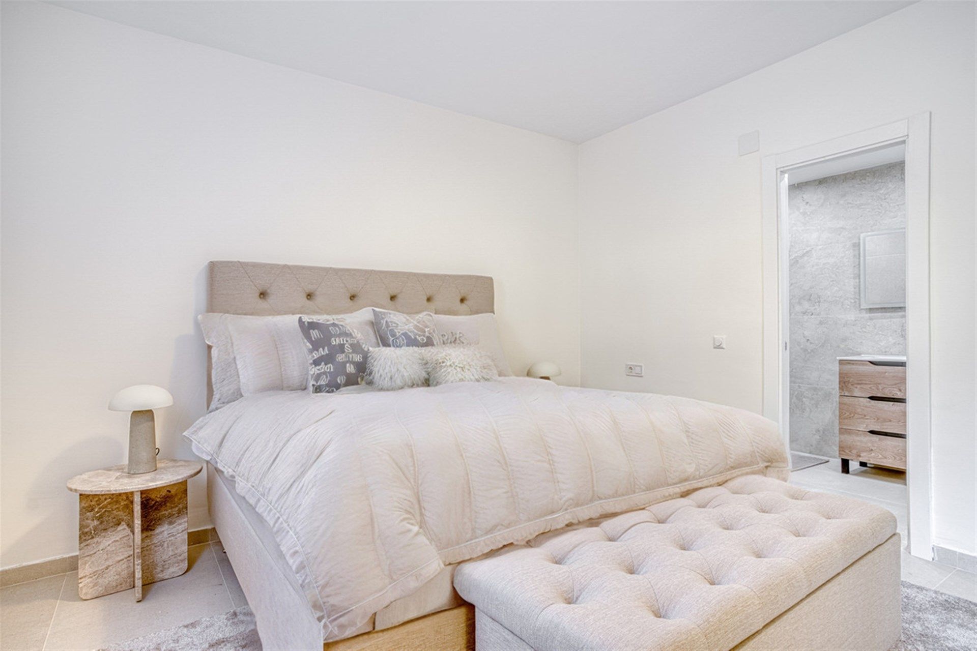 Habitación de Apartamento en venta en Marbella con Aire acondicionado y Terraza