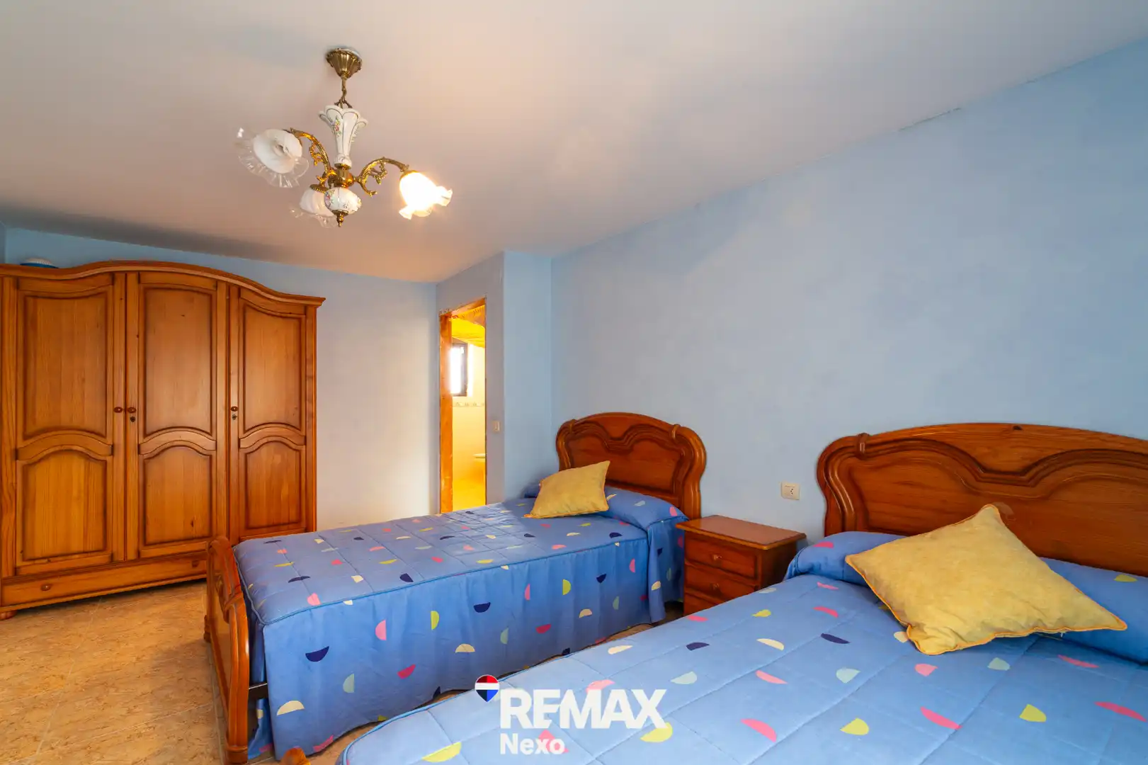 Dormitori de Casa adosada en venda en San Agustín del Pozo amb Jardí privat, Traster i Moblat