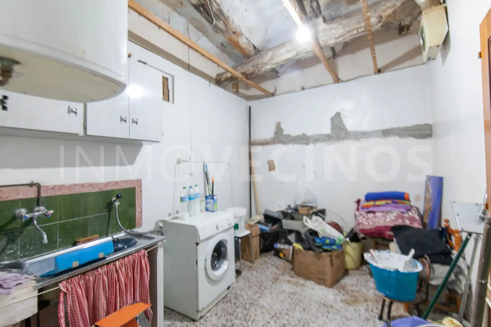 Casa adosada en venda en Cella amb Traster