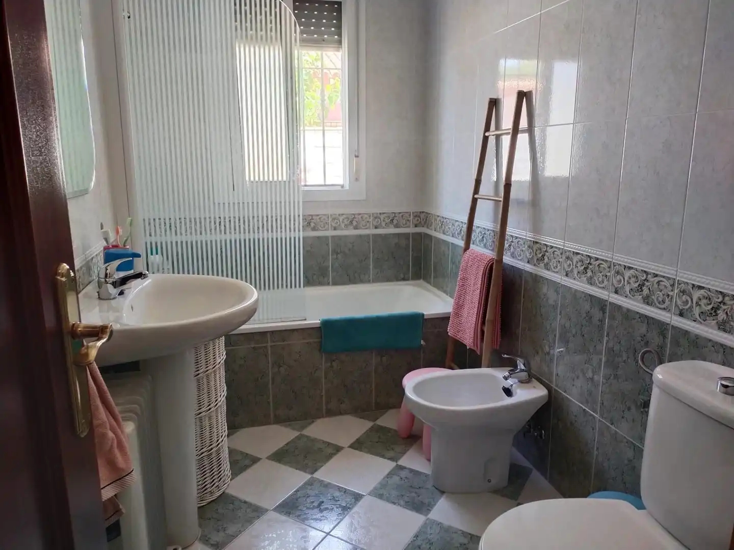 Bany de Casa o xalet en venda en Chiclana de la Frontera amb Aire condicionat, Jardí privat i Piscina