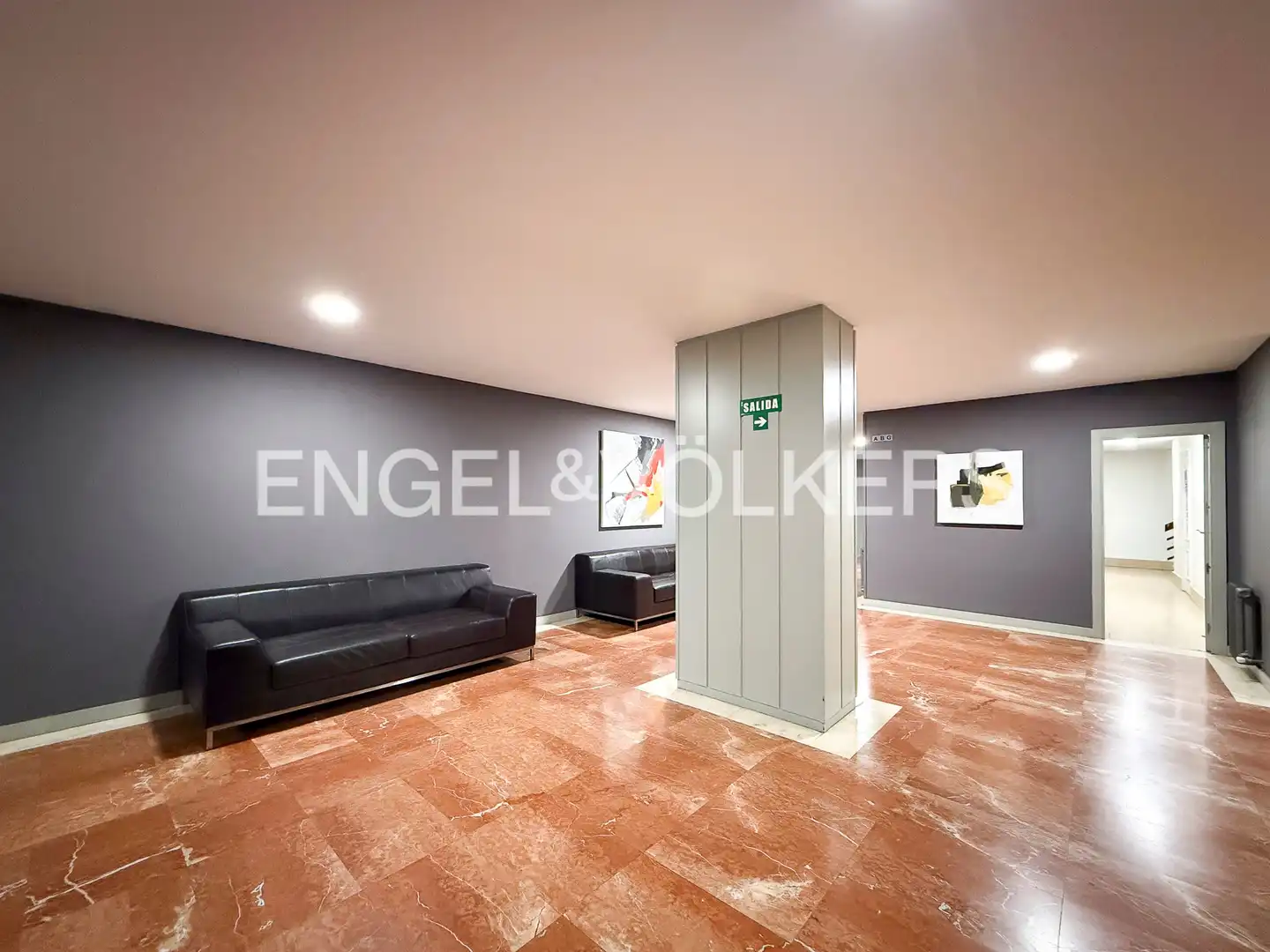 Wohnung zum Verkauf in Madrid mit Klimaanlage, Heizung und Privatgarten