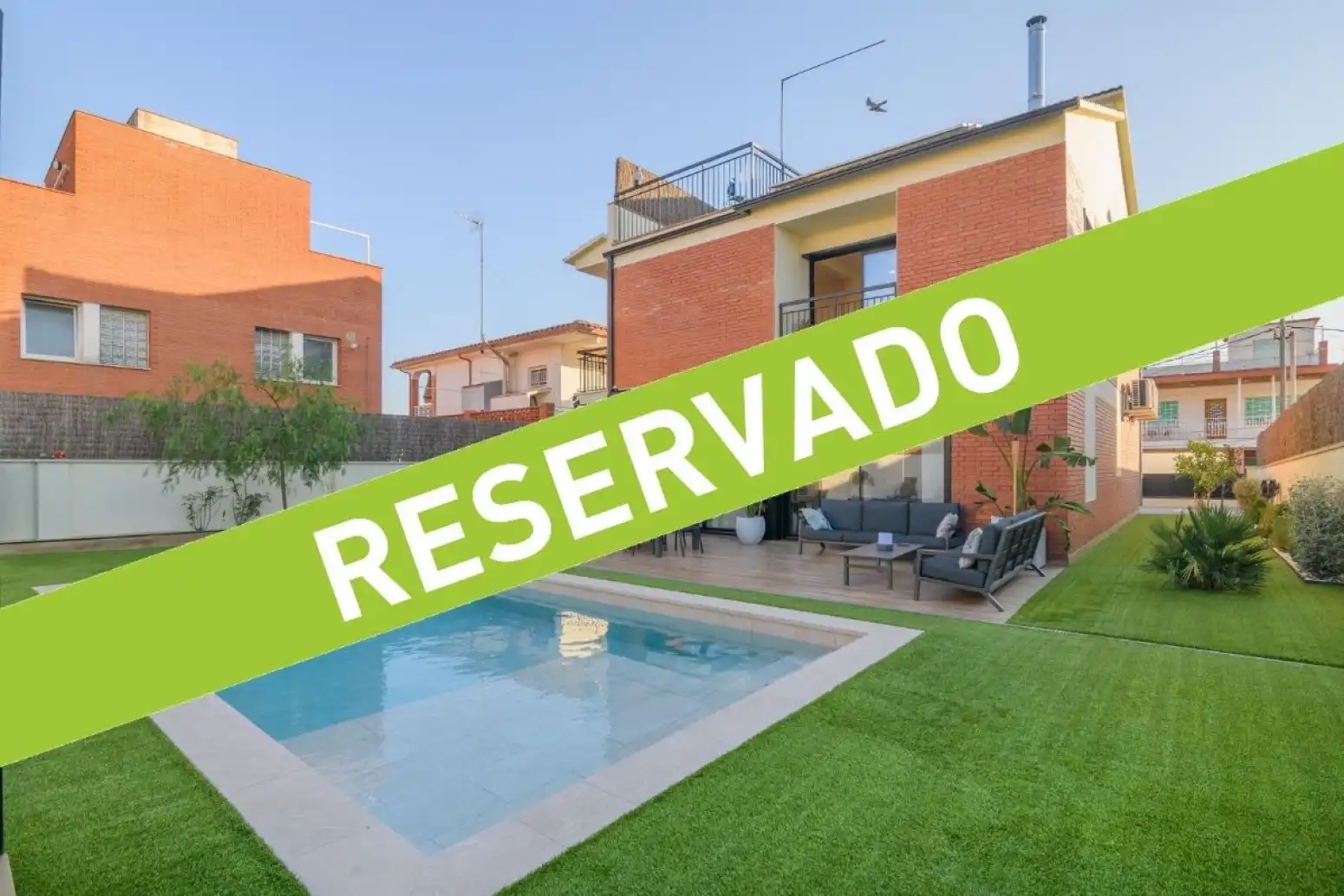 Piscina de Casa o xalet en venda en Viladecans amb Aire condicionat, Calefacció i Parquet