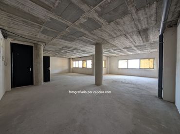 Oficina con ascensor en venta en FRANCESC LAYRET 75