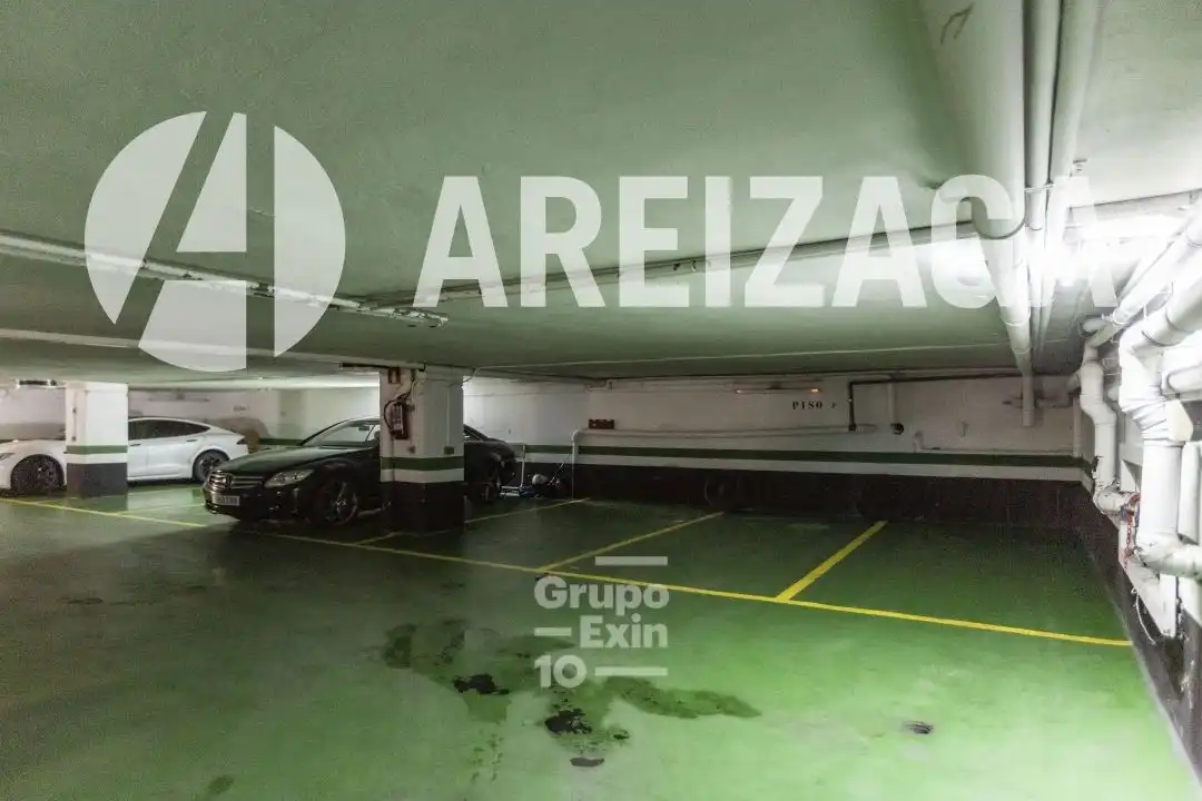 Parkplatz von Büro zum Verkauf in Donostia - San Sebastián  mit Klimaanlage, Heizung und Abstellraum