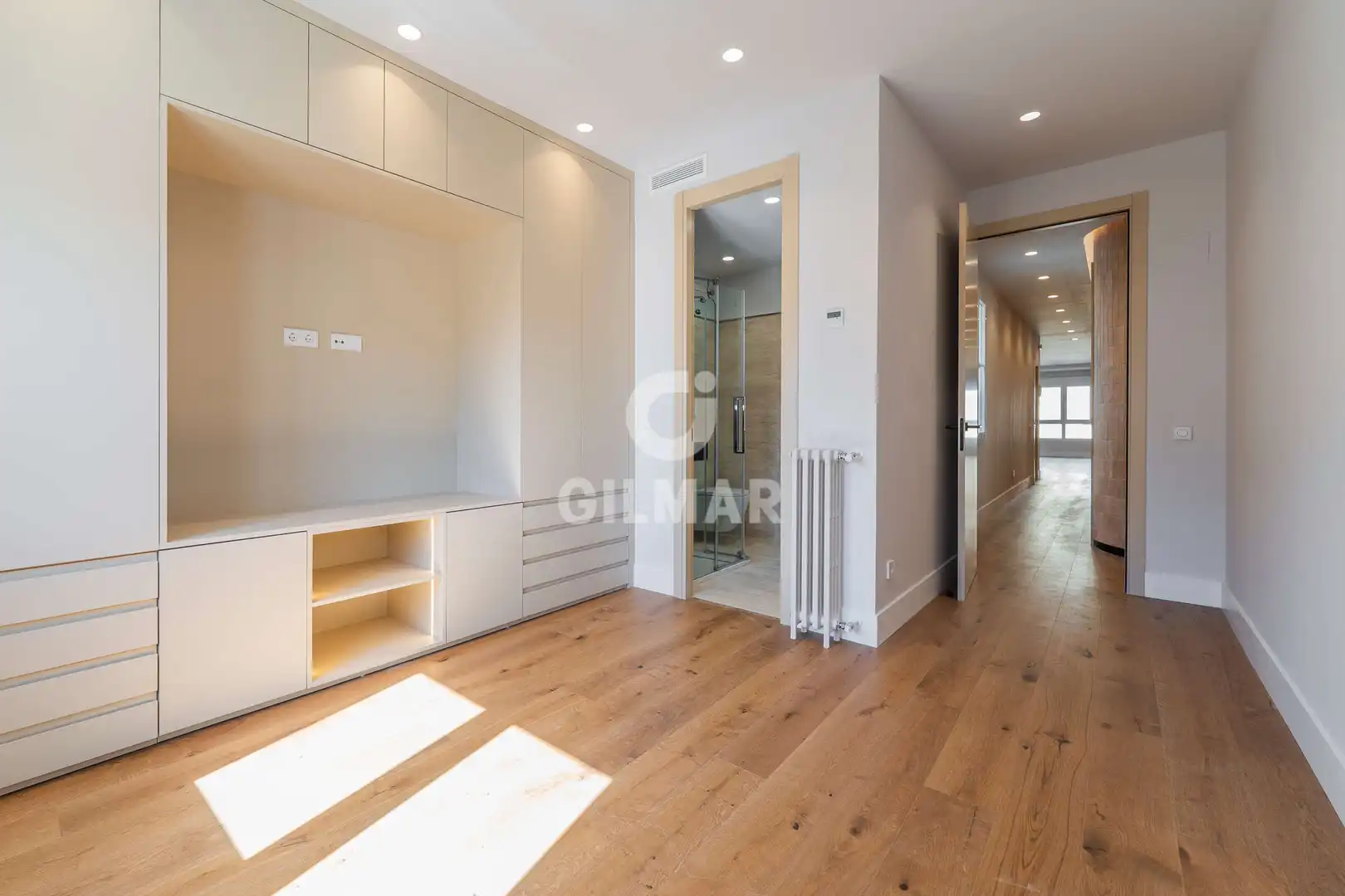 Piso en venta en Madrid con Calefacción y Trastero