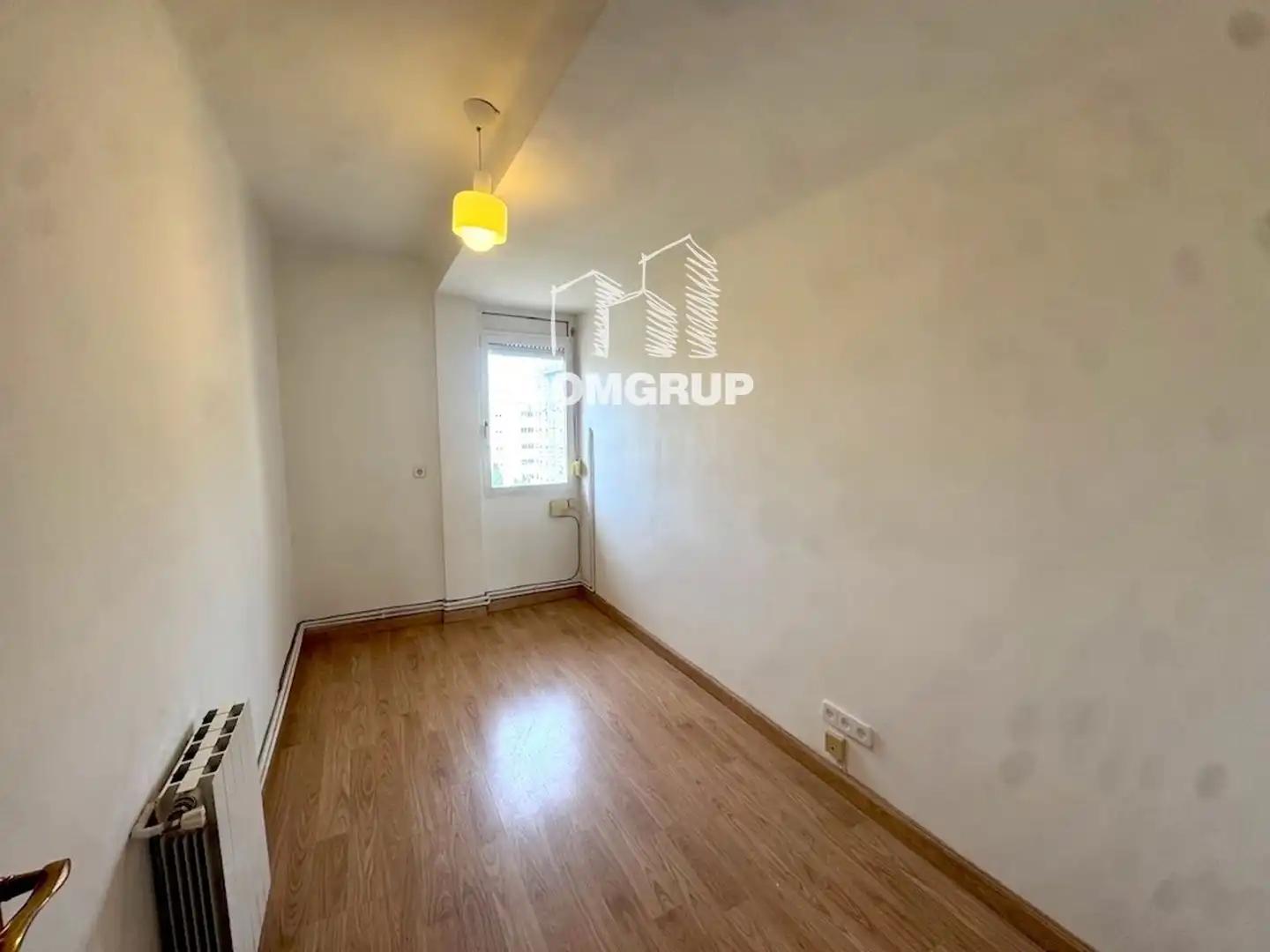 Bedroom of Flat for sale in Barcelona  with Air Conditioner, Heating and Parquet flooring