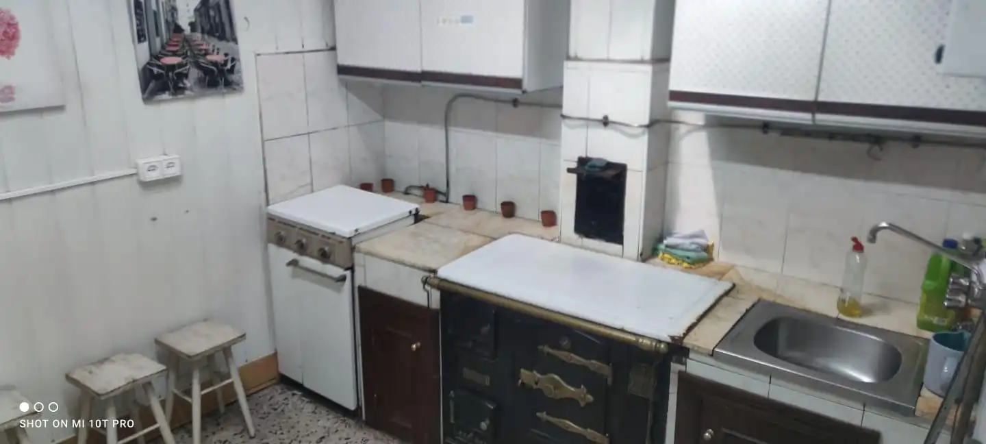 Cuina de Finca rústica en venda en Esgos amb Moblat i Balcó