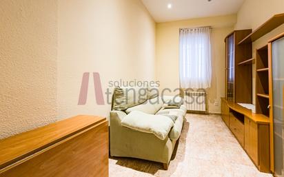 Dormitori de Apartament de lloguer en  Madrid Capital amb Calefacció, Moblat i Forn