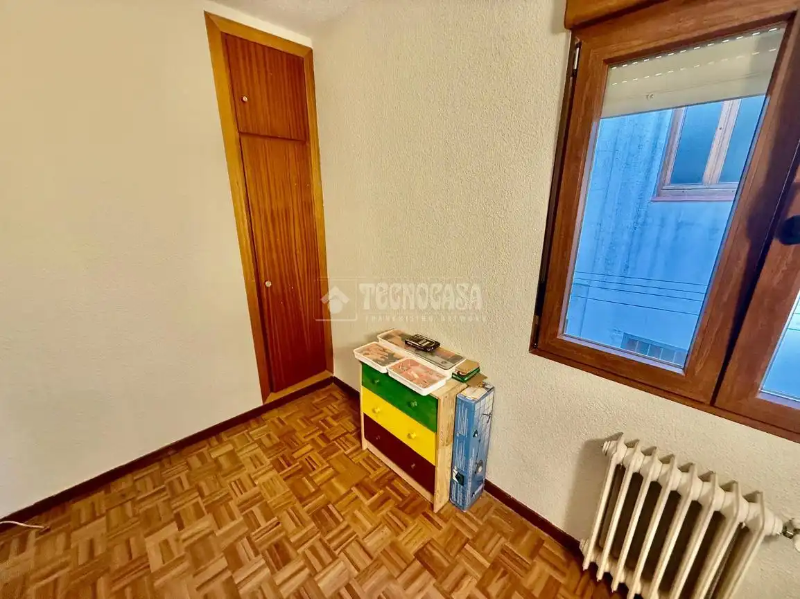 Habitación de Piso en venta en Ávila con Calefacción, Parquet y Trastero