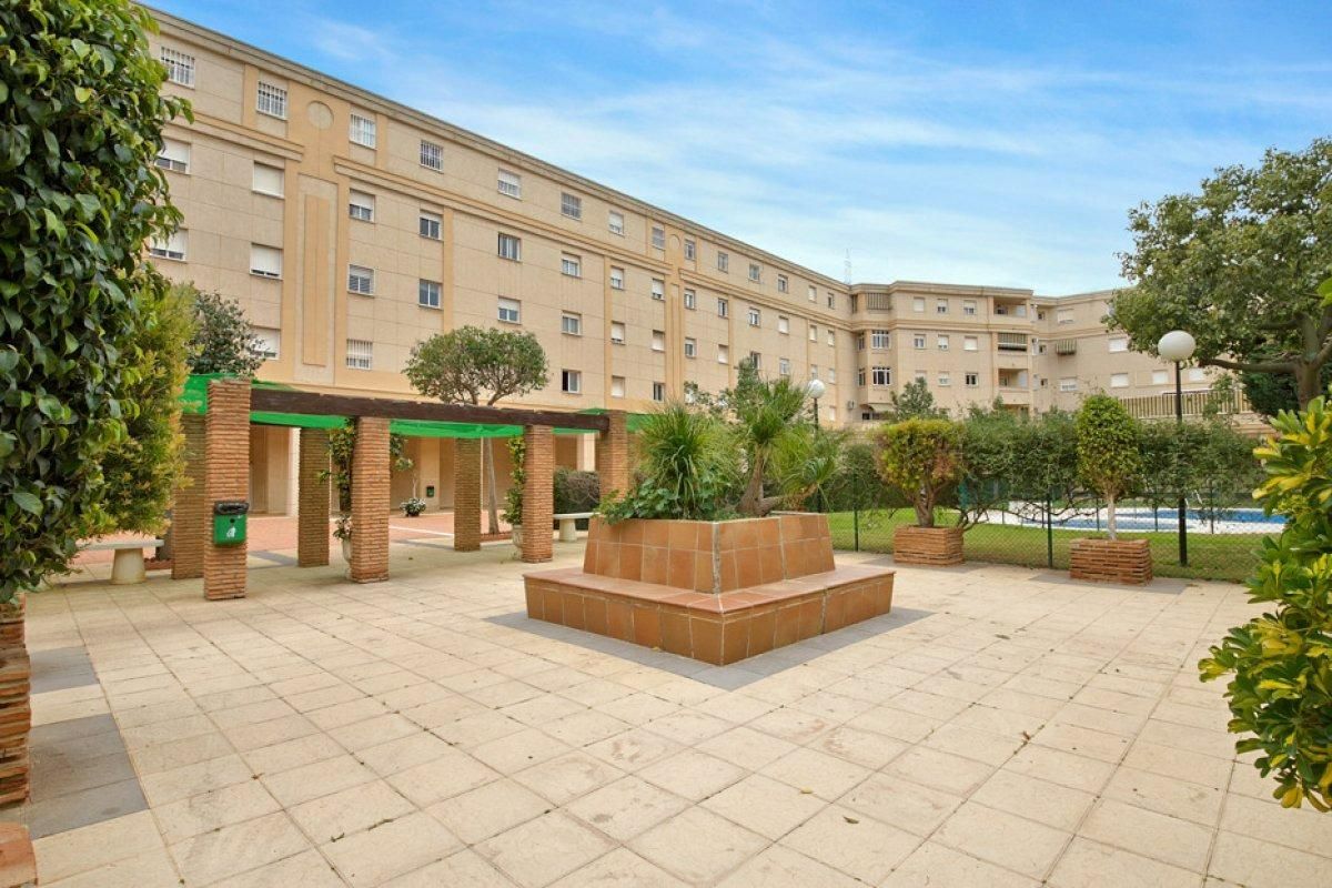 Exterior view of Flat to rent in Málaga Capital  with Air Conditioner, Private garden and Terrace