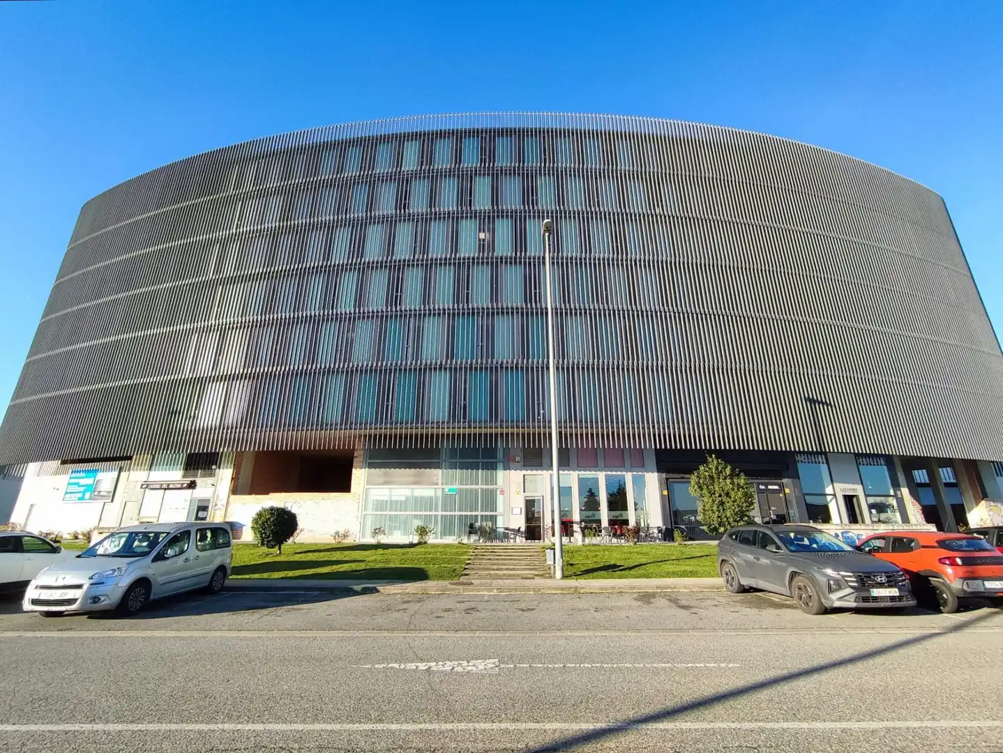 Außenansicht von Büro zur Miete in Aranguren mit Klimaanlage, Heizung und Möbliert