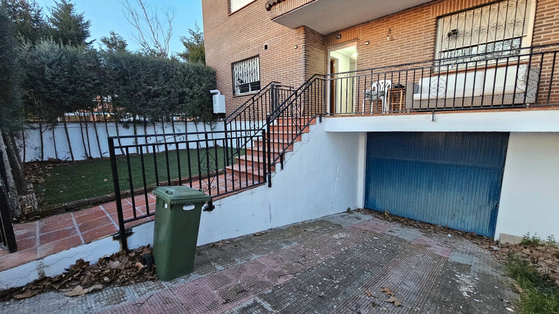 Vista exterior de Casa o xalet en venda en Torrejón de Velasco amb Calefacció, Jardí privat i Terrassa