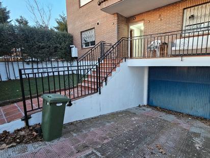 Exterior view of House or chalet for sale in Torrejón de Velasco  with Heating, Private garden and Terrace
