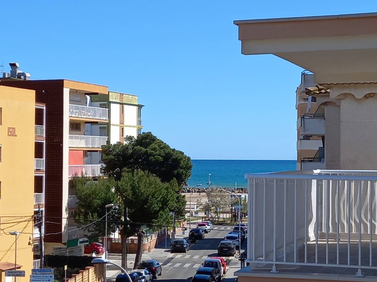 Vista exterior de Piso en venta en Cunit con Aire acondicionado y Terraza