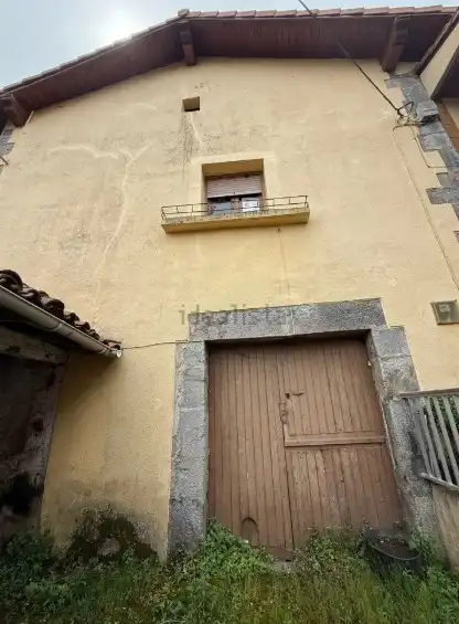 Außenansicht von Haus oder Chalet zum Verkauf in Solórzano mit Privatgarten
