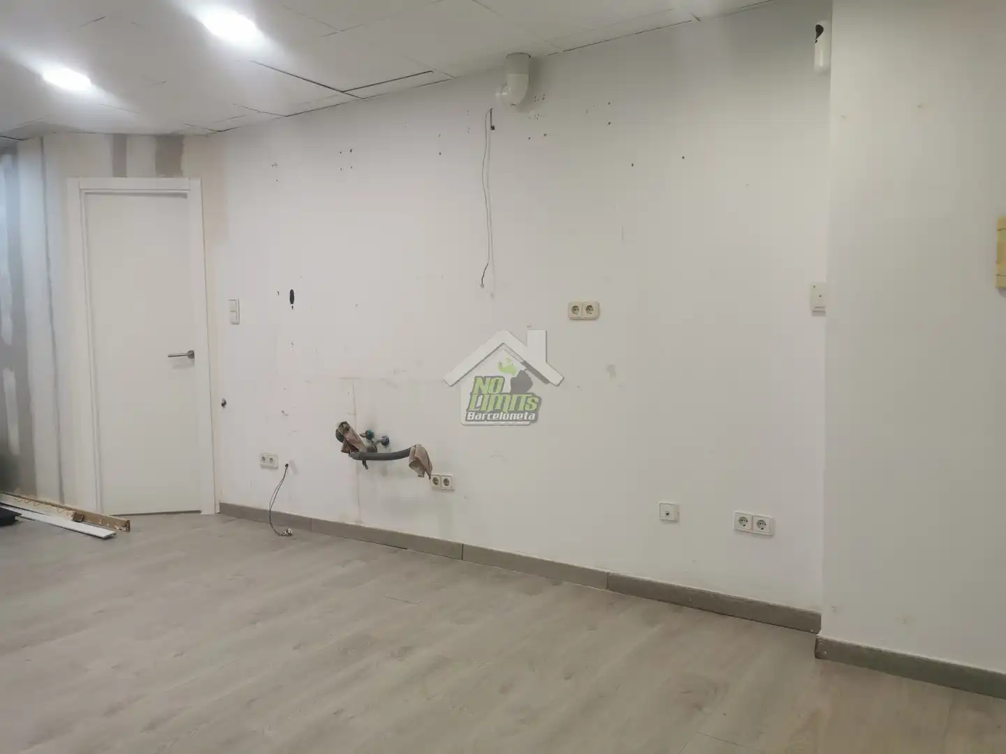 Commercial properties for sale in Barcelona  with Air Conditioner, Parquet flooring and Alarm