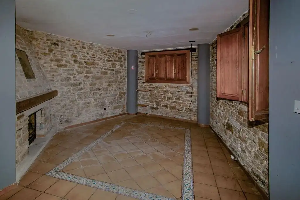 Buildings for sale in Vega de Valcarce