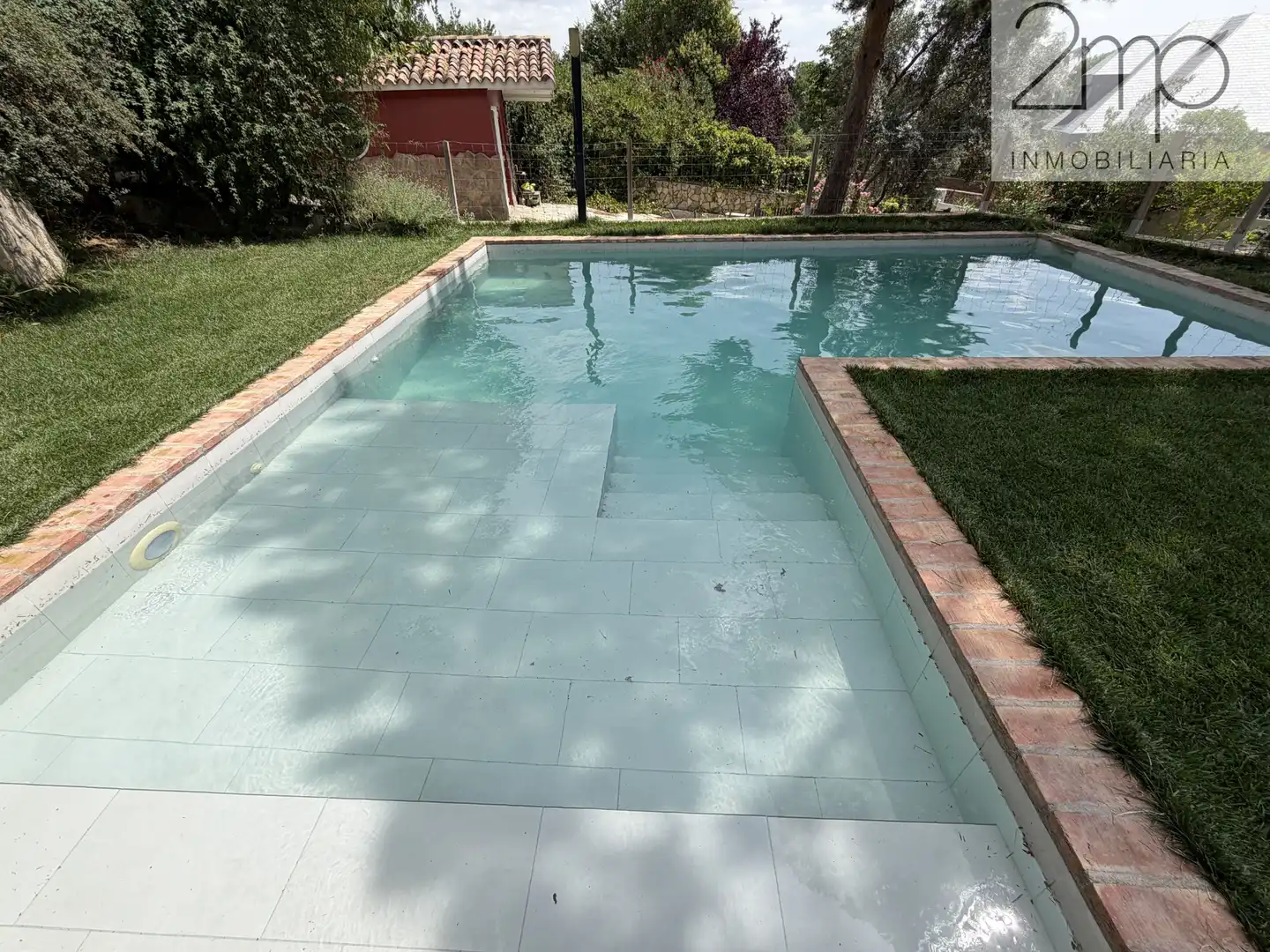 Schwimmbecken von Haus oder Chalet zur Miete in Manzanares El Real mit Heizung, Privatgarten und Parkett