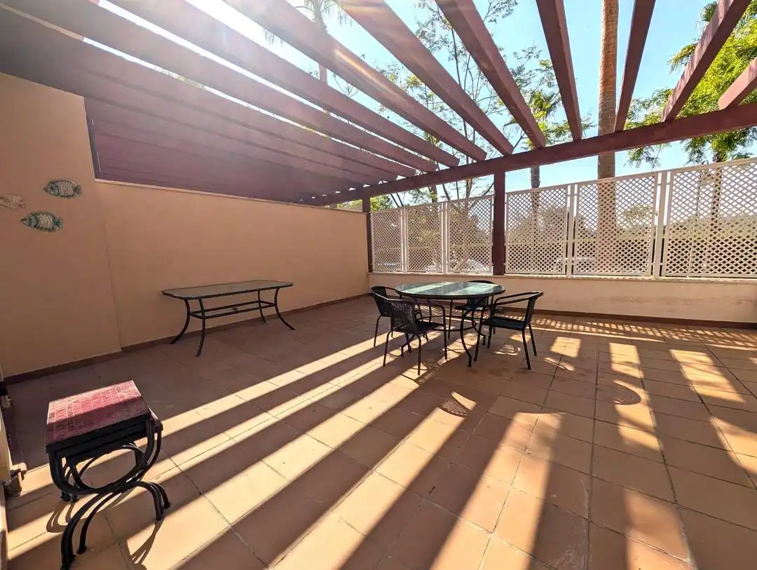 Terraza de Piso de alquiler en Sotogrande con Aire acondicionado, Calefacción y Terraza