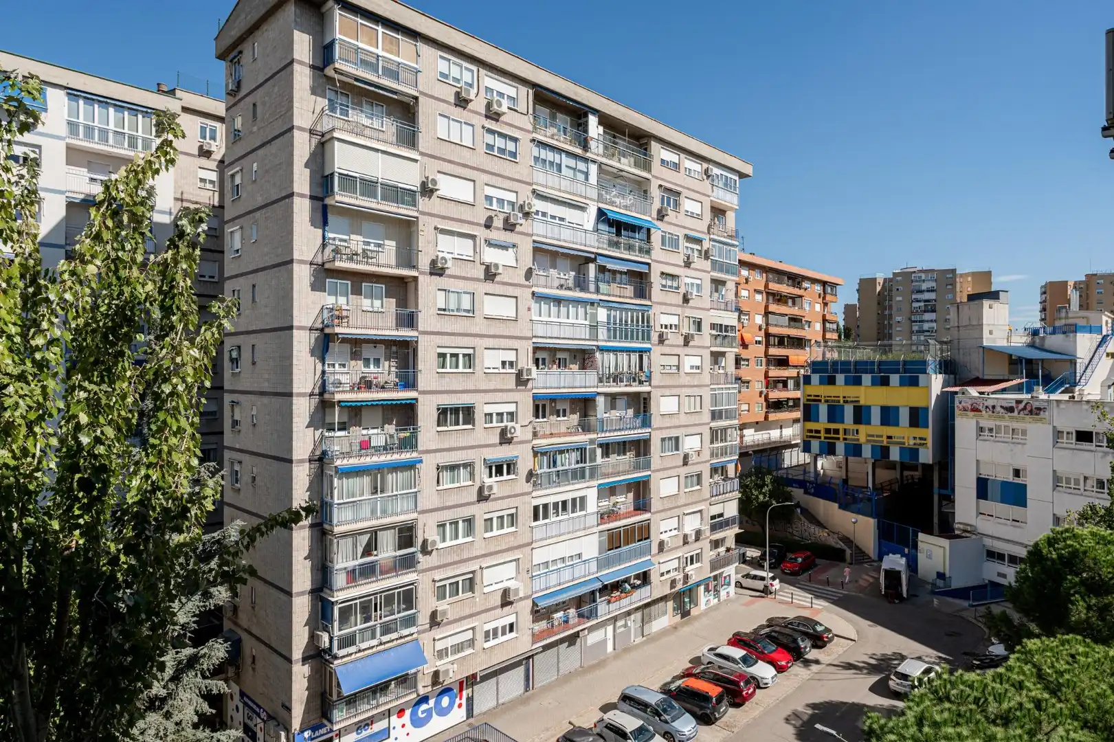 Pis amb ascensor en venda a Avenida CANILLEJAS A VICALVARO