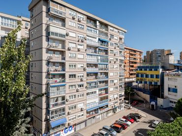 Pis amb ascensor en venda a Avenida CANILLEJAS A VICALVARO