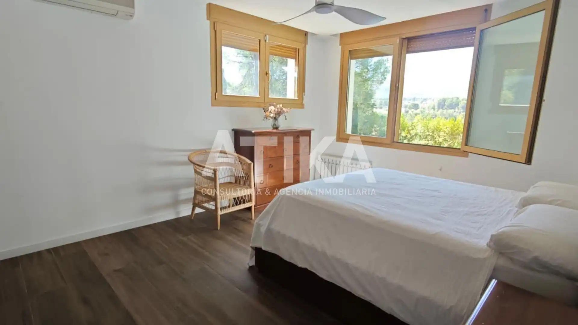 Bedroom of Houses for sale in Ontinyent  with Air Conditioner, Heating and Private garden