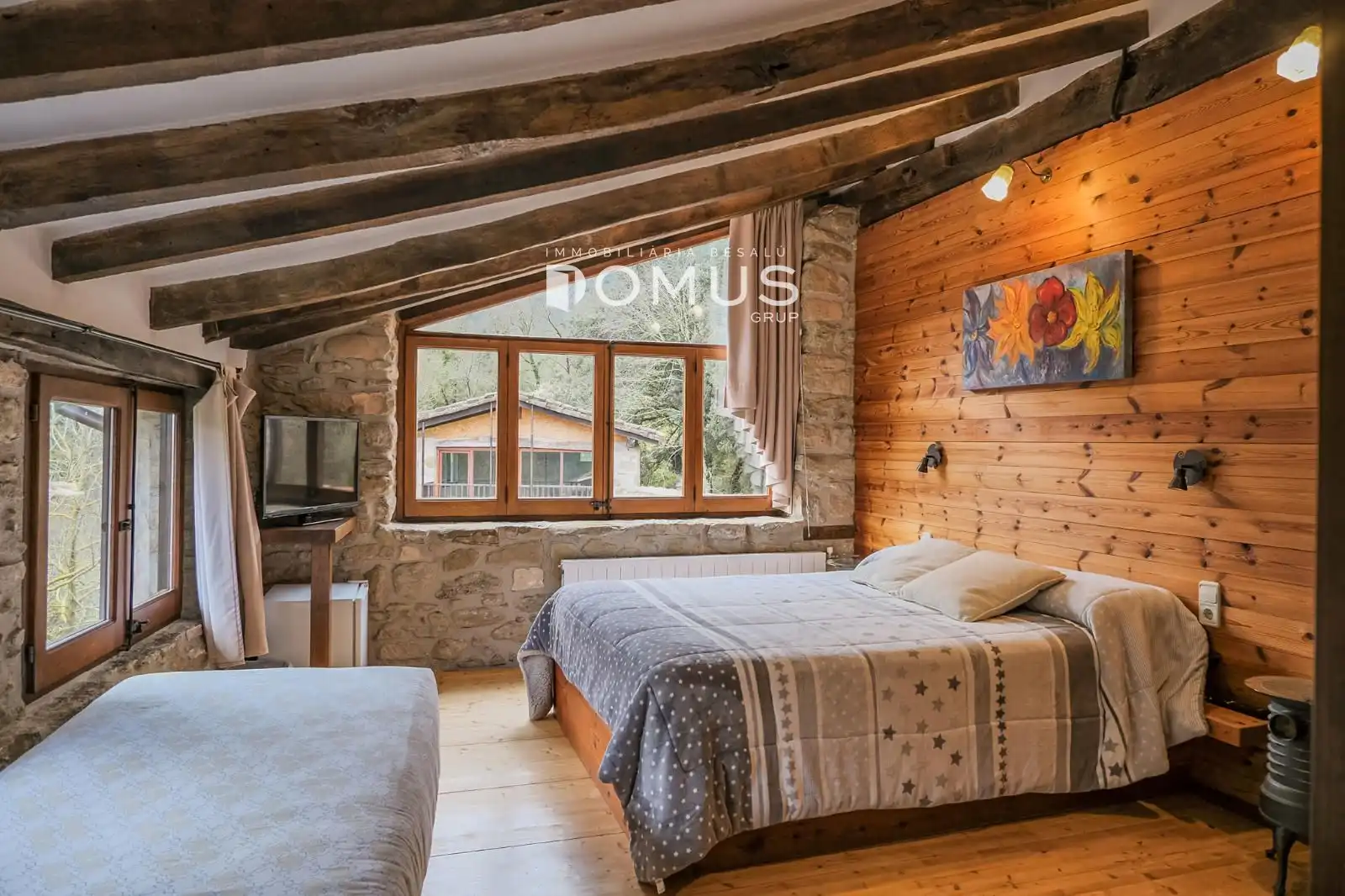 Habitación de Finca rústica en venta en Santa Pau con Calefacción, Parquet y Piscina