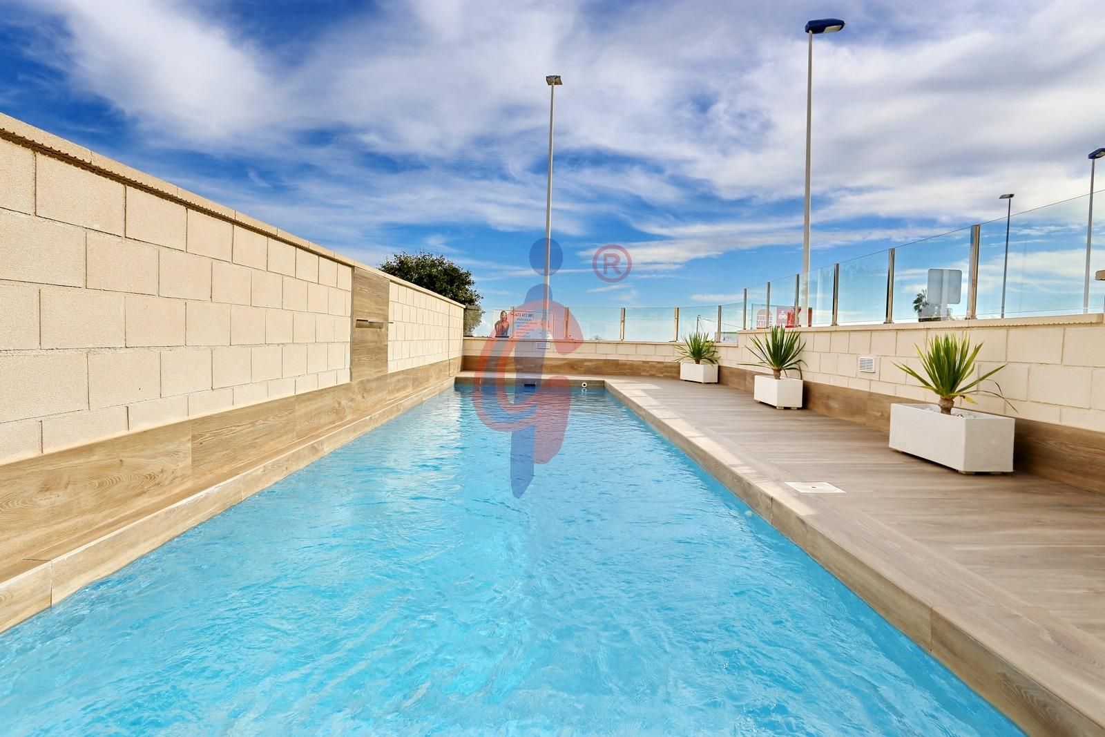Piscina de Casa adosada en venda en Guardamar del Segura amb Aire condicionat, Terrassa i Moblat
