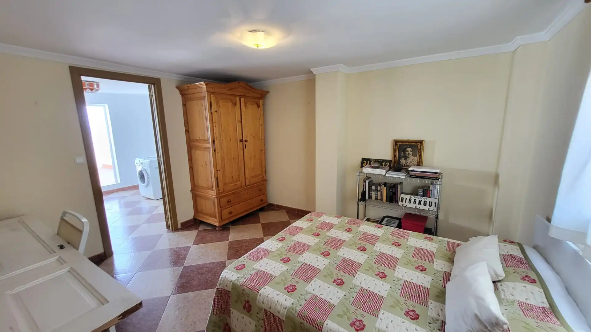Dormitori de Casa adosada en venda en Rincón de la Victoria amb Terrassa, Traster i Moblat