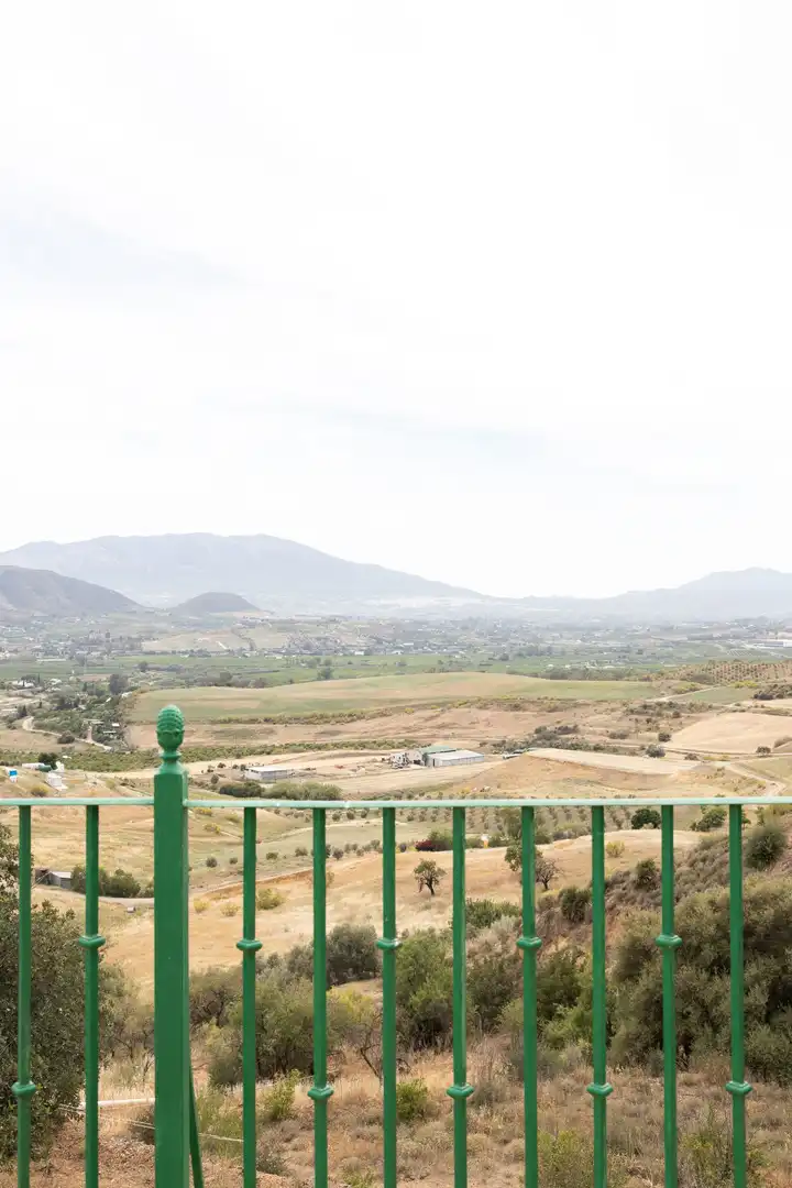 Vista exterior de Casa adosada en venda en Cártama amb Terrassa i Balcó