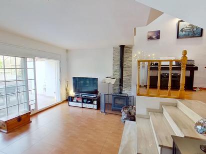 Living room of Single-family semi-detached for sale in Castelldefels  with Air Conditioner, Heating and Private garden