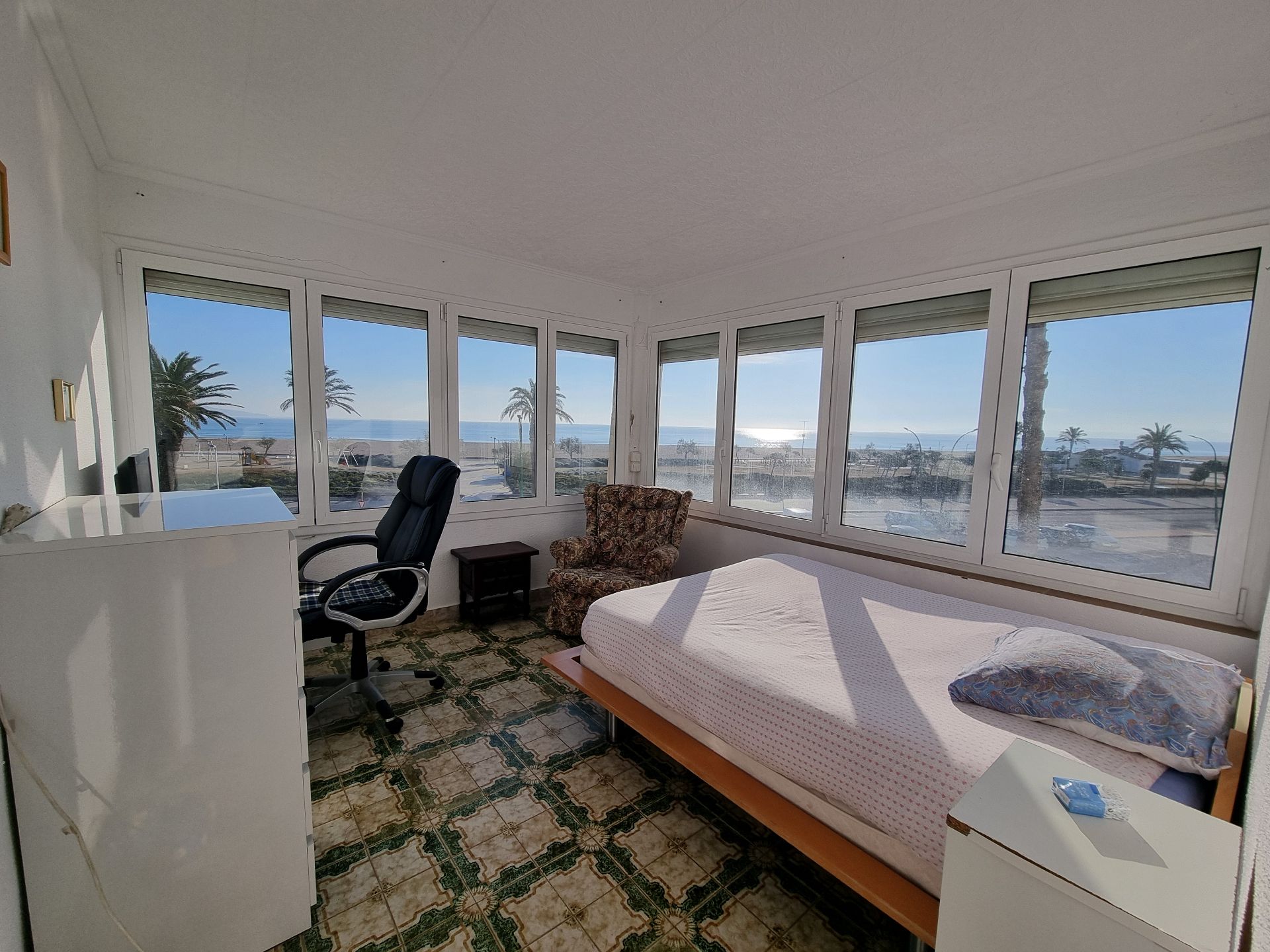 Dormitori de Apartament en venda en Empuriabrava amb Aire condicionat i Terrassa