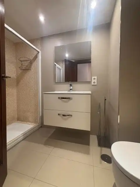 Badezimmer von Wohnungen zur Miete in Granada mit Klimaanlage, Heizung und Balkon