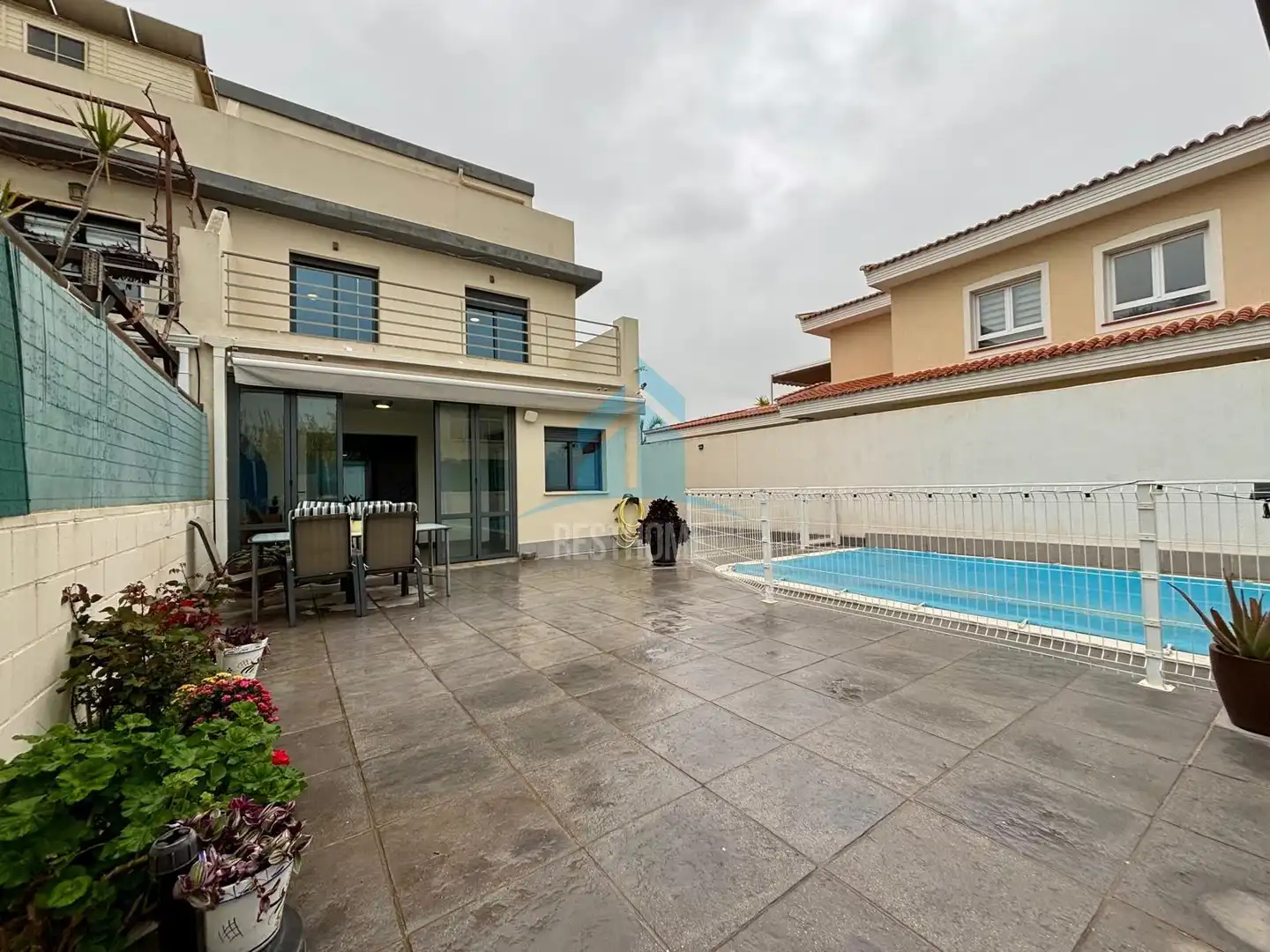 Piscina de Casa adosada en venda en Daimús amb Aire condicionat, Calefacció i Jardí privat