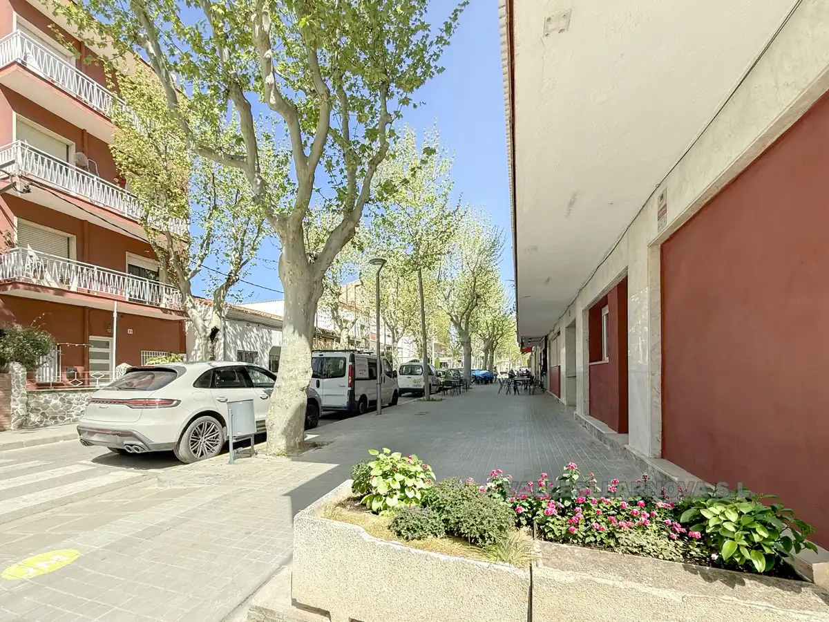 Exterior view of Flat for sale in Canovelles  with Air Conditioner, Parquet flooring and Balcony