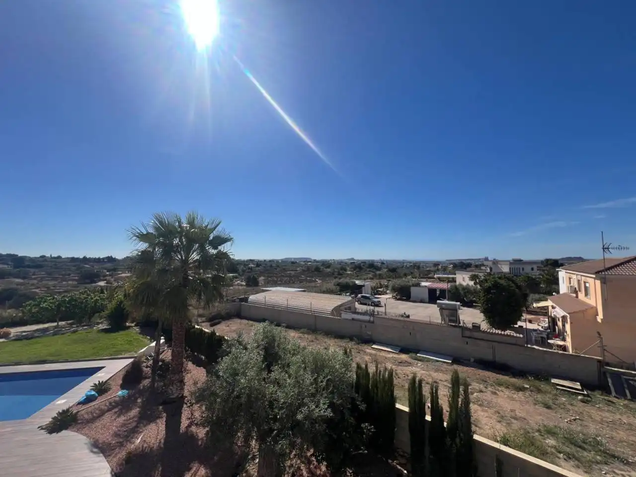 Vista exterior de Casa o xalet en venda en Alicante / Alacant amb Aire condicionat, Calefacció i Jardí privat