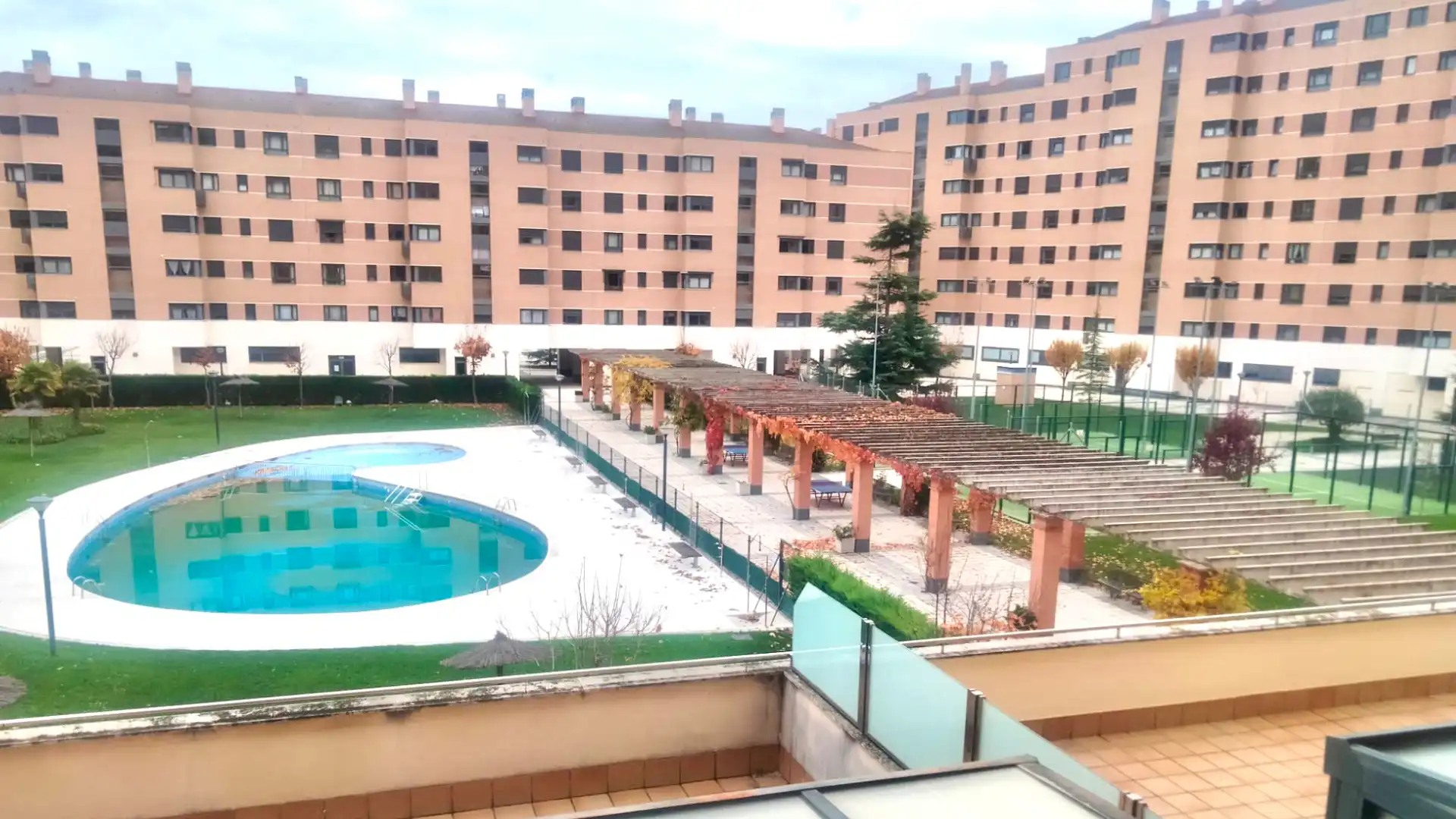 Schwimmbecken von Wohnung zum Verkauf in Valladolid Capital mit Heizung, Parkett und Abstellraum