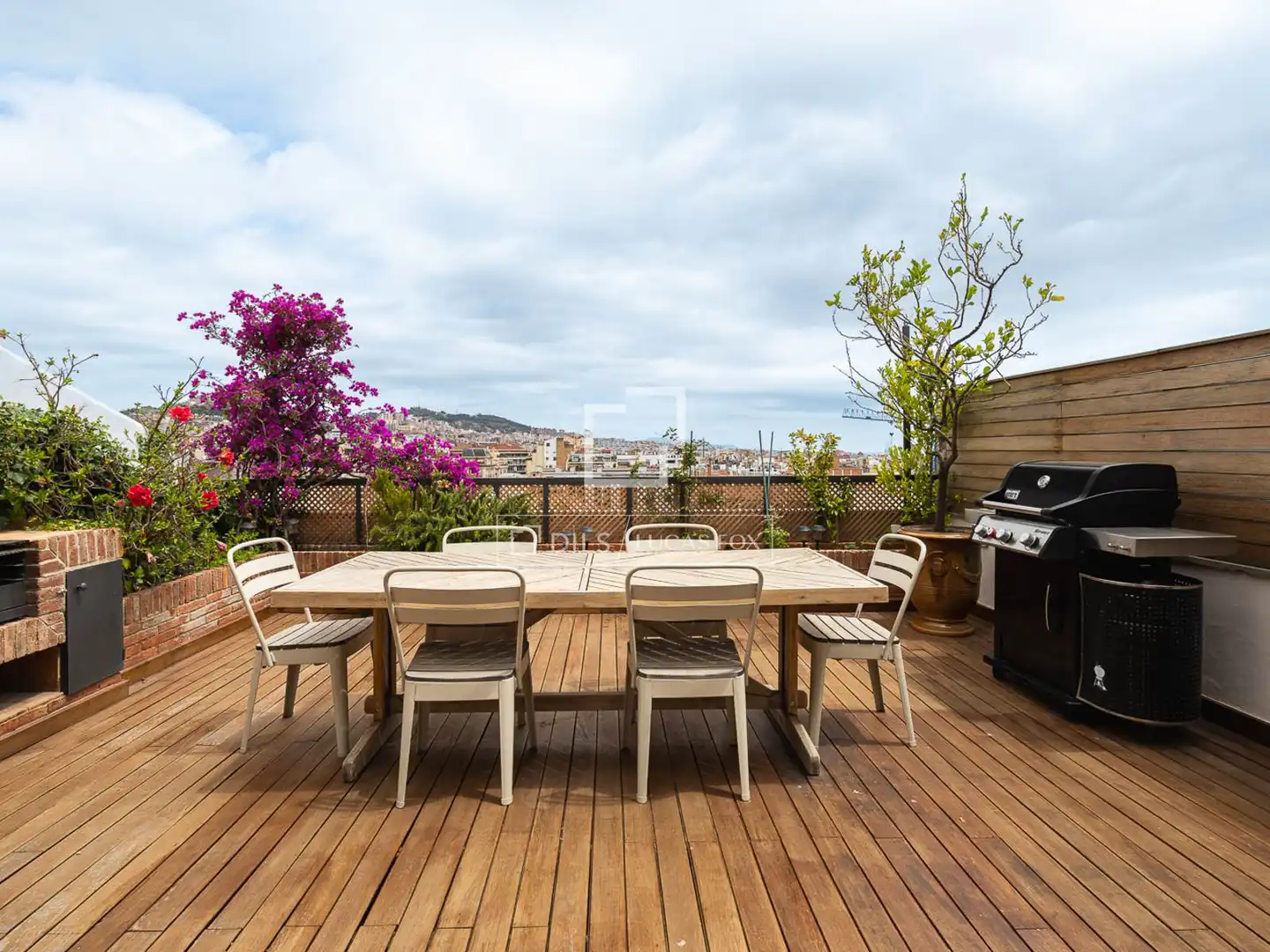 Terrasse von Dachboden zum Verkauf in Barcelona mit Klimaanlage, Terrasse und Balkon