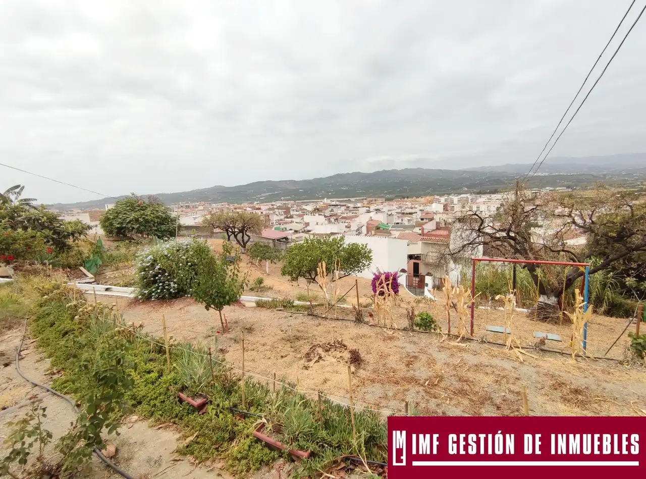 Finca rústica en venta en Vélez-Málaga con Jardín privado, Terraza y Trastero