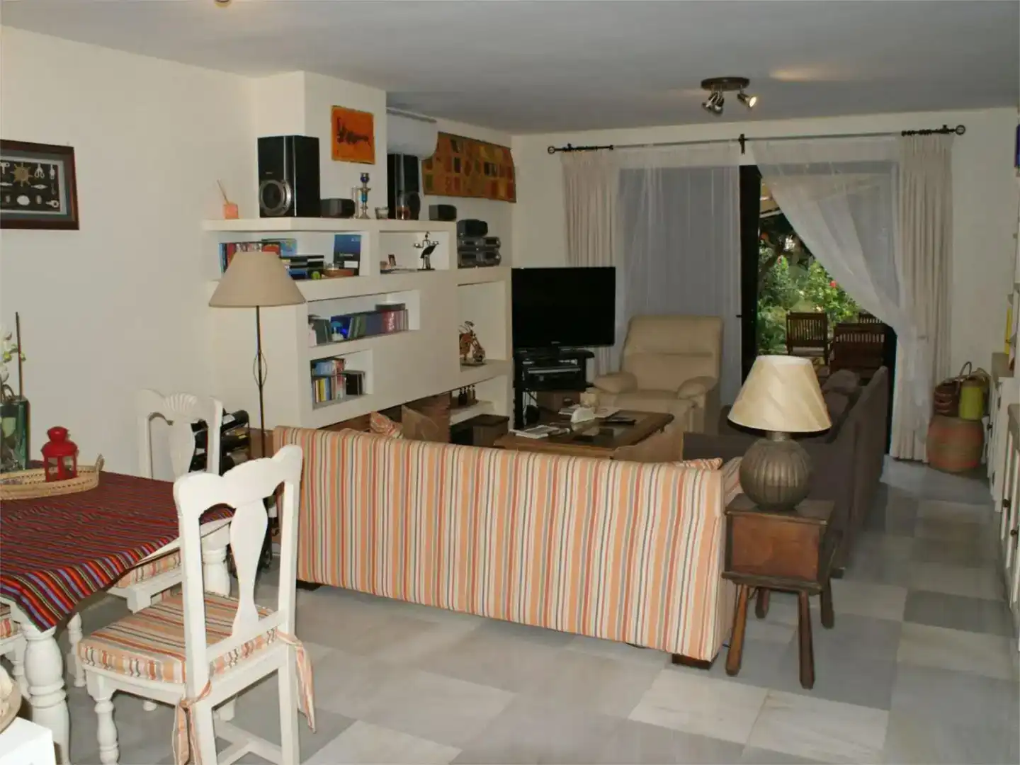 Sala de estar de Apartamento en venta en Sotogrande con Aire acondicionado, Piscina y Balcón