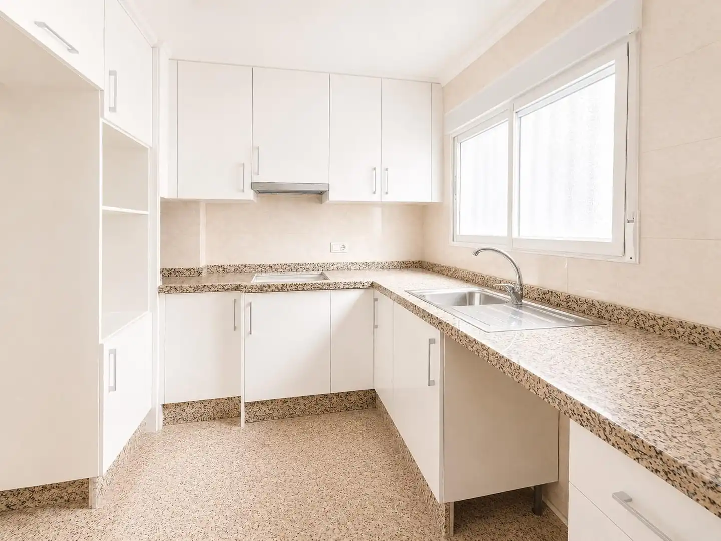Flat with terrace for sale in Crevillent
