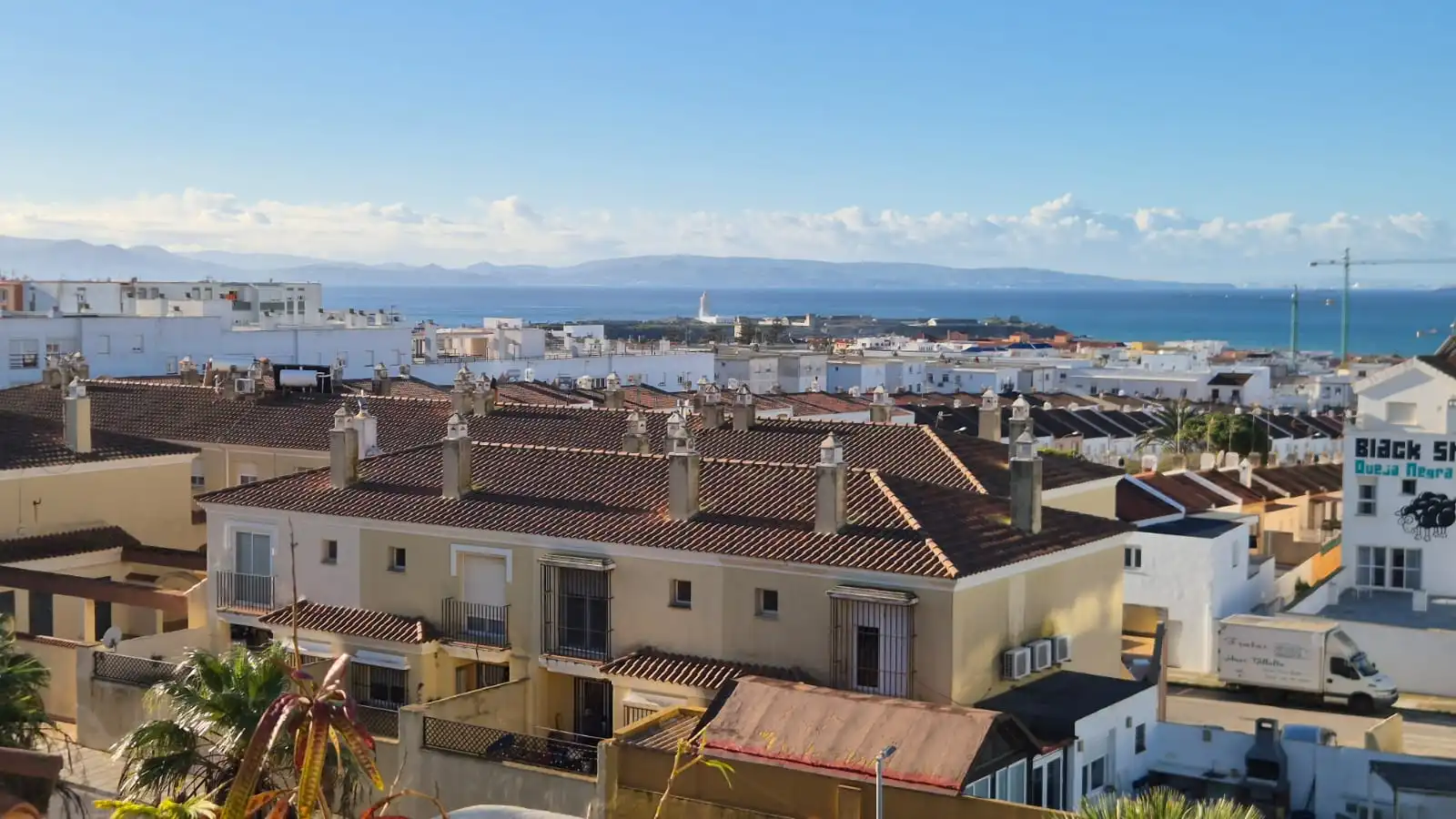 Vista exterior de Dúplex en venda en Tarifa amb Aire condicionat, Terrassa i Traster