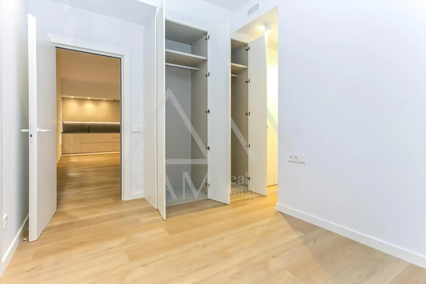 Wohnung zum Verkauf in Barcelona mit Heizung und Gemeinschaftspool