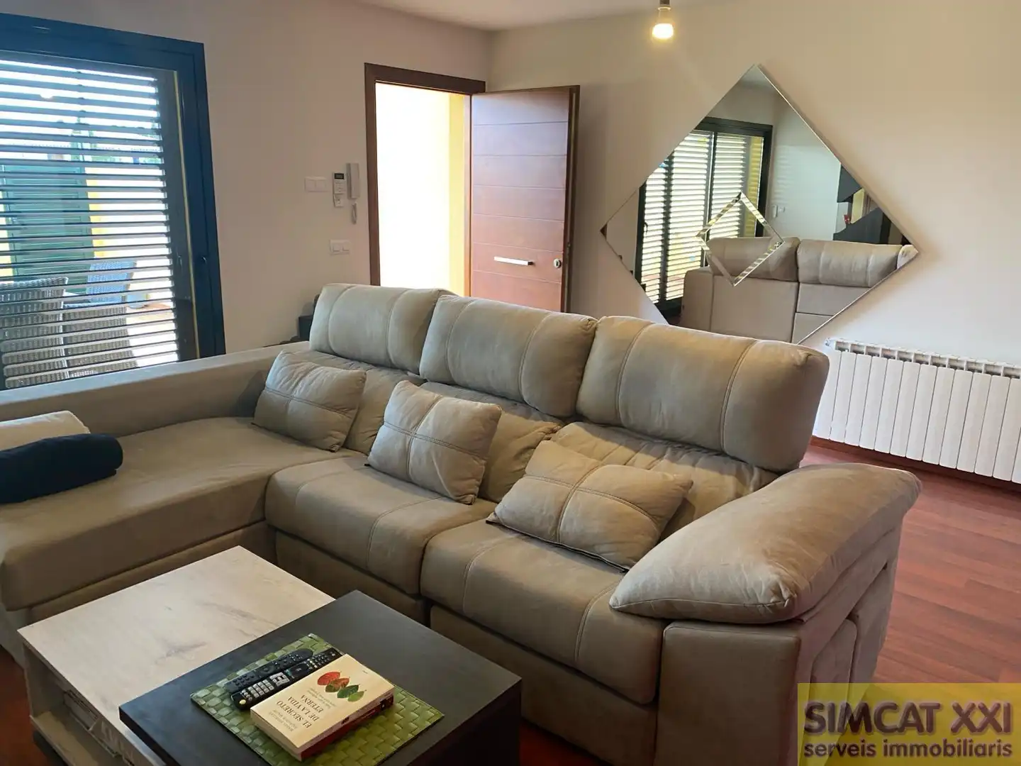 Sala de estar de Casa adosada en venta en Navata con Aire acondicionado, Calefacción y Parquet