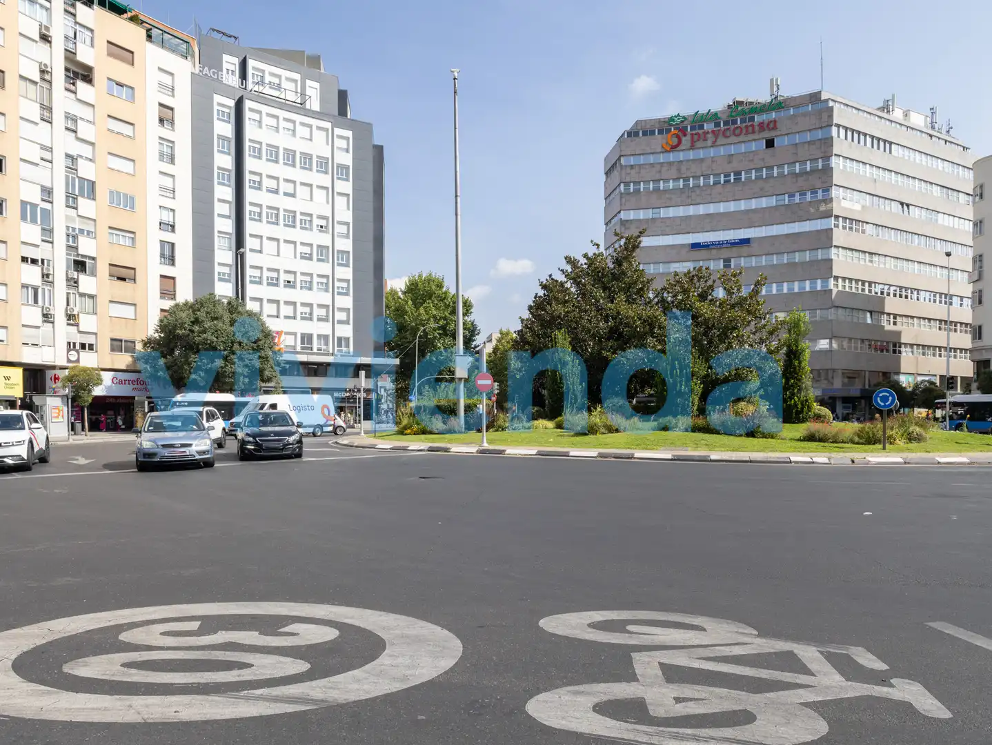 Vista exterior de Pis en venda en Madrid amb Calefacció i Moblat