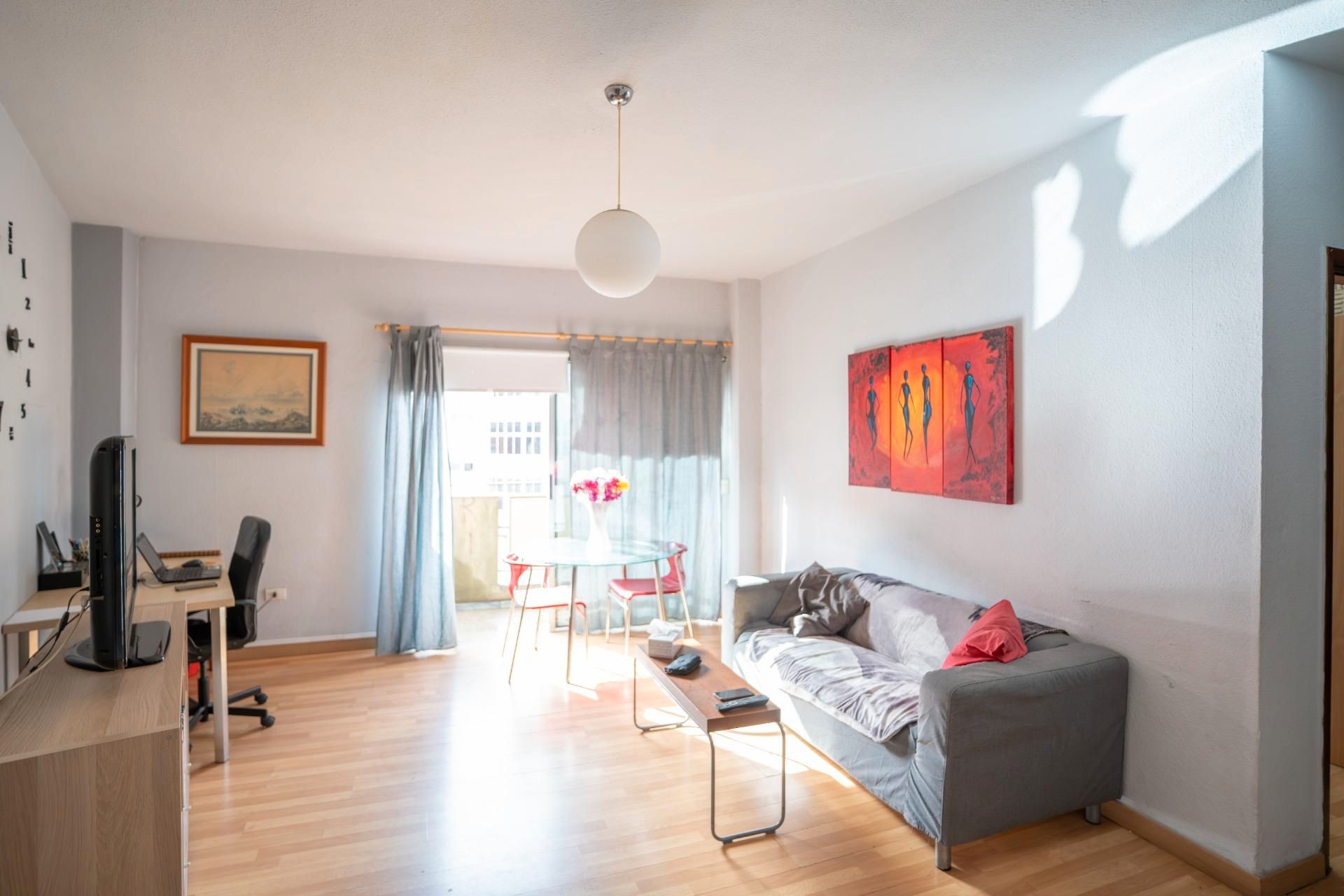 Living room of Flat for sale in  Santa Cruz de Tenerife Capital  with Storage room, Furnished and Balcony