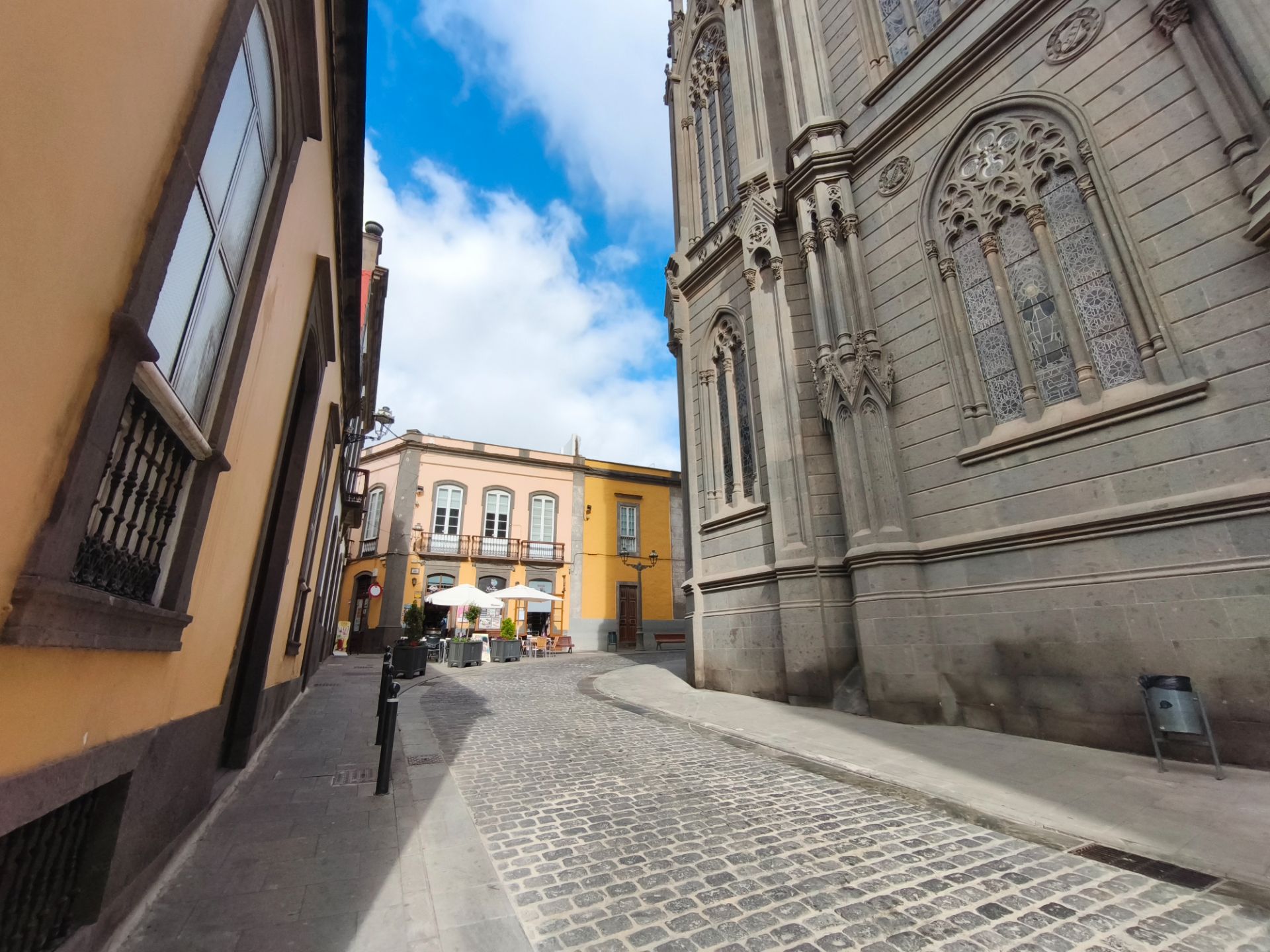 Vista exterior de Casa adosada en venda en Arucas amb Terrassa
